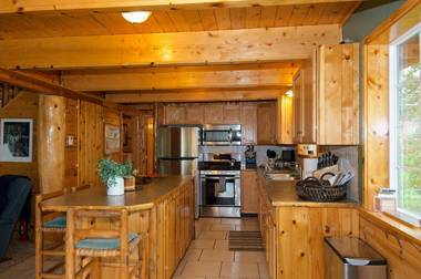 Trappers Chalet by KABINO