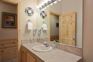 Lodgepole Lookout by KABINO