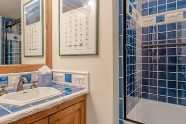 Greyhawk Condo 10 - Great Location Close to Bald Mt Hiking and Skiing