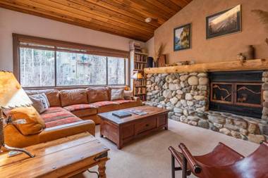 Bridgepoint Condo 24 - On Trail Creek & Walk to Downtown and Bald Mt
