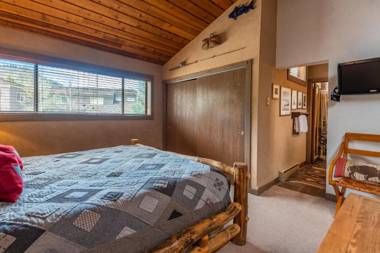 Bridgepoint Condo 24 - On Trail Creek & Walk to Downtown and Bald Mt