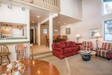 Prospector 171 - Walk to Ski Lifts and Hot Tub for Apres Ski