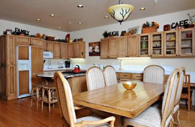Harriman Townhome 5 - Walk to Downtown & Bald Mountain Plus Year-round Pool