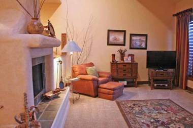 Harriman Townhome 5 - Walk to Downtown & Bald Mountain Plus Year-round Pool