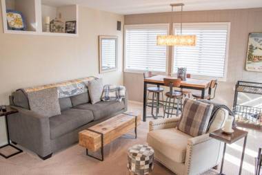 Cottonwood Condo 1473 - Great Views and Sun Valley Resort Pool Access