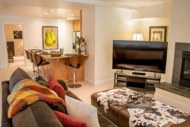 Thunder Springs A26 - High-End Condo with Zenergy Pool & Private Garage