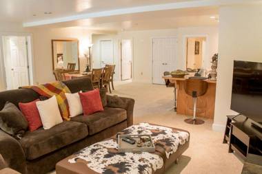 Thunder Springs A26 - High-End Condo with Zenergy Pool & Private Garage