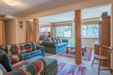 Sage Road 320 - Private Sauna Walk to Bald Mountain & Bunks for the Kids