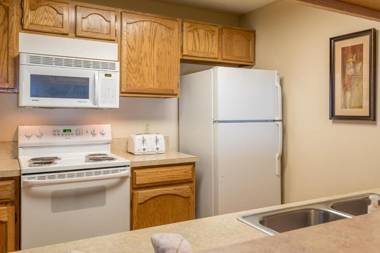 Habitat Condo 2 Bedroom with Year-Round Hot Tub & Walk to Downtown Ketchum