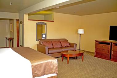 Seaport Inn & Suites