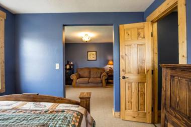 Snake River Roadhouse by KABINO