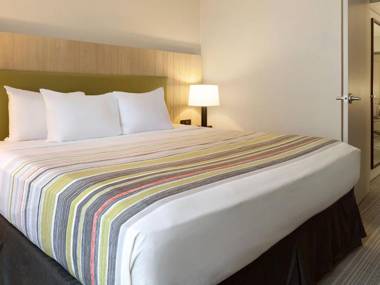 Country Inn & Suites by Radisson Bloomington-Normal Airport IL