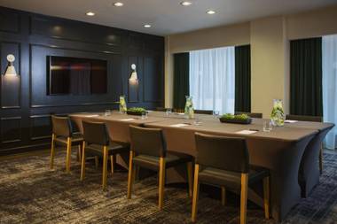 Staypineapple An Iconic Hotel The Loop