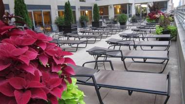 Courtyard by Marriott Chicago Downtown/River North