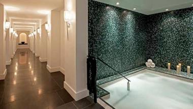 Waldorf Astoria Chicago