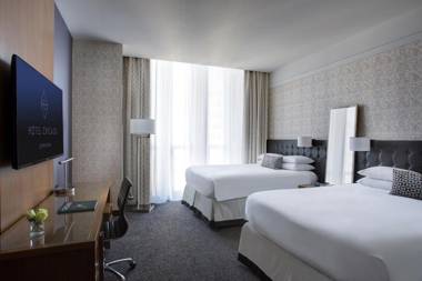 Hotel Chicago Downtown Autograph Collection
