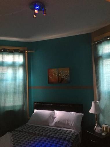 Hollywood Rentals LLC