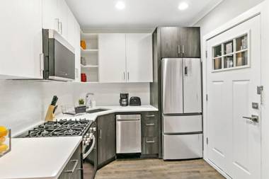 Homey with Lovely Decor 1BR Condo in Lakeview