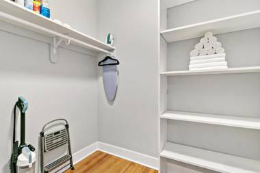 Comfy 1BR walk to Wellington 20min to Downtown