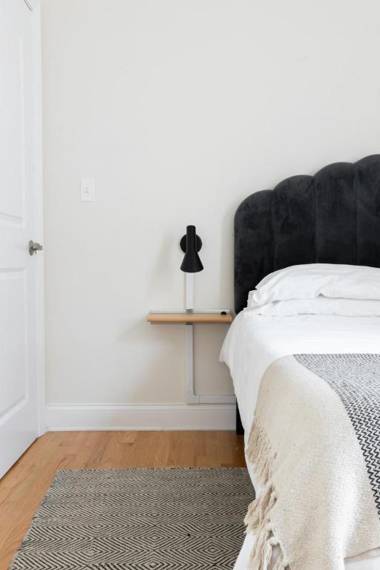 Updated West Town 2BR with W&D by Zencity