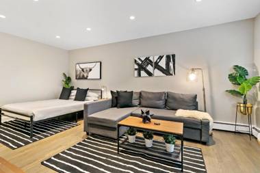 Fun Location Studio Apt near Boystown Best Price! OD8