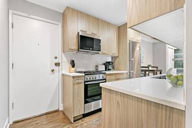 Stay at a Relaxing & Stress-free 1BR Lakeview East