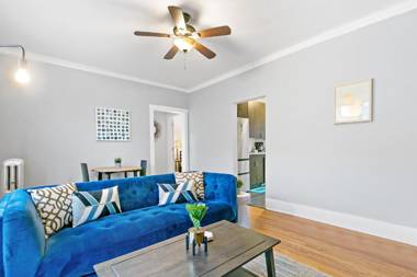 Relax and Retreat 1BR Apt in Historic Ravenswood