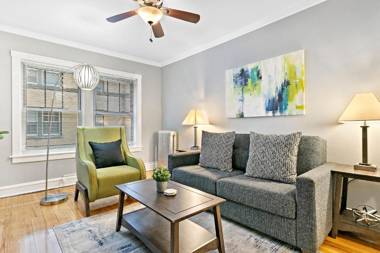 Well equipped Spotless 1BR near Chicago highlights