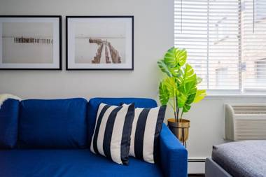 Modern Style Studio Full Kitchen Boystown