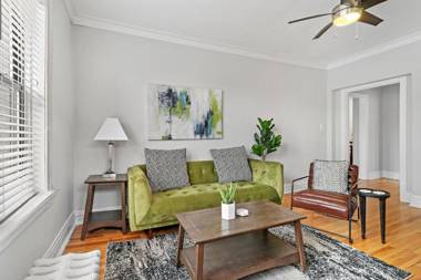 2BR City Apt Dedicated Fast Wifi in Great Spot