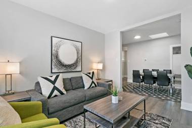 3BR on Bustling streeteasy walk to Shops & Dining