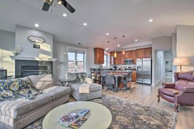 3rd-Floor Chicago Condo Walk to CTA Stations