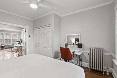 Classy 2BR Spacious Apt in Ideal Location