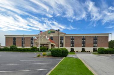 Holiday Inn Express Crestwood an IHG Hotel