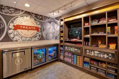 Hampton Inn Dekalb - Near the University