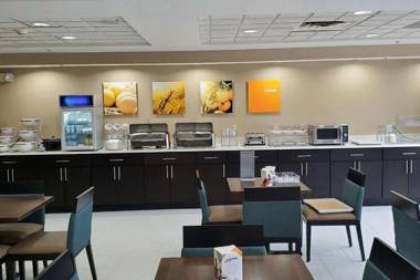 Comfort Inn & Suites Decatur-Forsyth