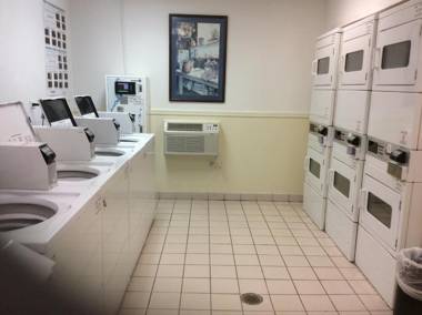 InTown Suites Extended Stay Chicago IL - Elk Grove