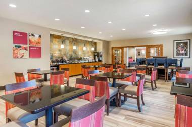 Comfort Suites Fairview Heights