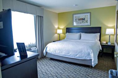 Holiday Inn Express Hotel & Suites Chicago-Libertyville an IHG Hotel