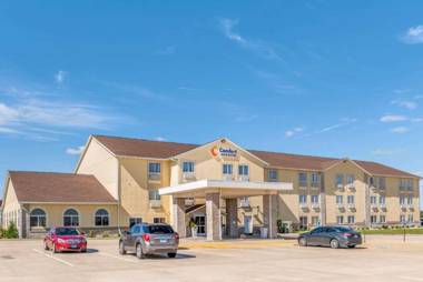 Comfort Inn & Suites near Route 66 Award Winning Gold Hotel 2021