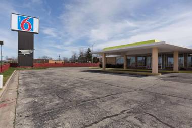 Motel 6-Lincoln IL