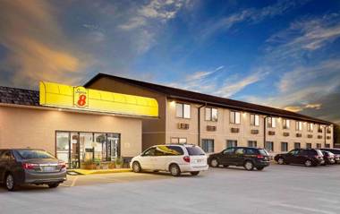 Super 8 by Wyndham Macomb