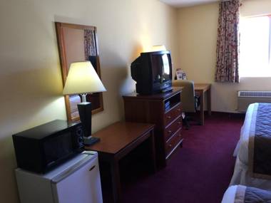 Lake Tree Inn & Suites