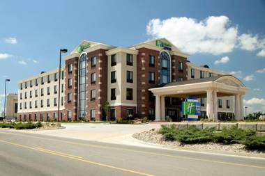 Holiday Inn Express & Suites Marion Northeast an IHG Hotel