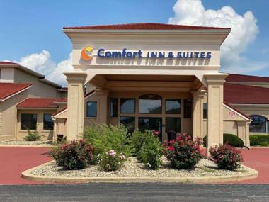 Comfort Inn & Suites at I-74 and 155