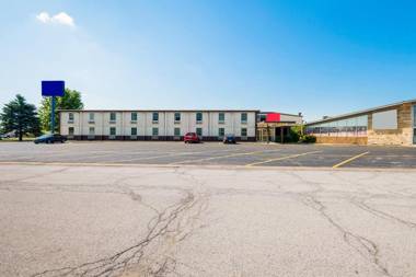 OYO Hotel Morton East Peoria IL I-74