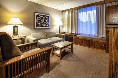 DoubleTree by Hilton Libertyville-Mundelein