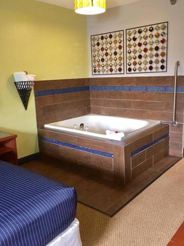 Days Inn by Wyndham Great Lakes - N. Chicago