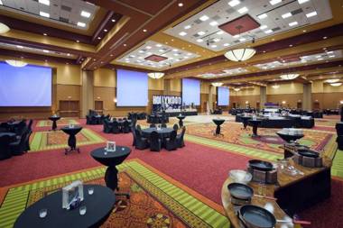 Embassy Suites East Peoria Hotel and Riverfront Conference Center