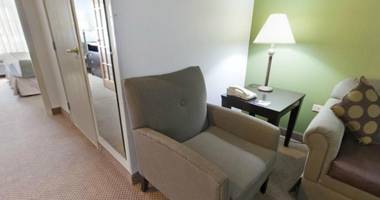 Holiday Inn Express Hotel & Suites Chicago-Deerfield/Lincolnshire an IHG Hotel